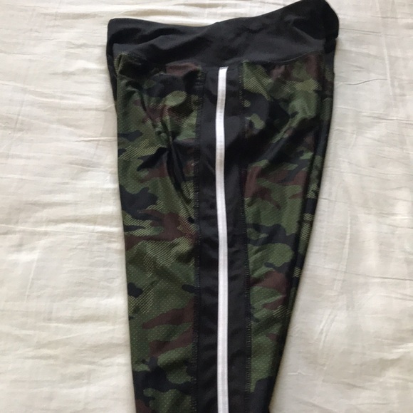 New ATHLETIC WORKS DriWorks Green Brown Black CAMO Leggings w/ Side Stripe Sz M - Picture 5 of 7